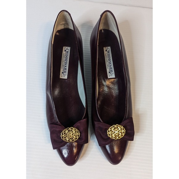 Woodward Collections Women's 10 M Burgundy Leather Flats With Brass Color Emblem - Picture 2 of 6